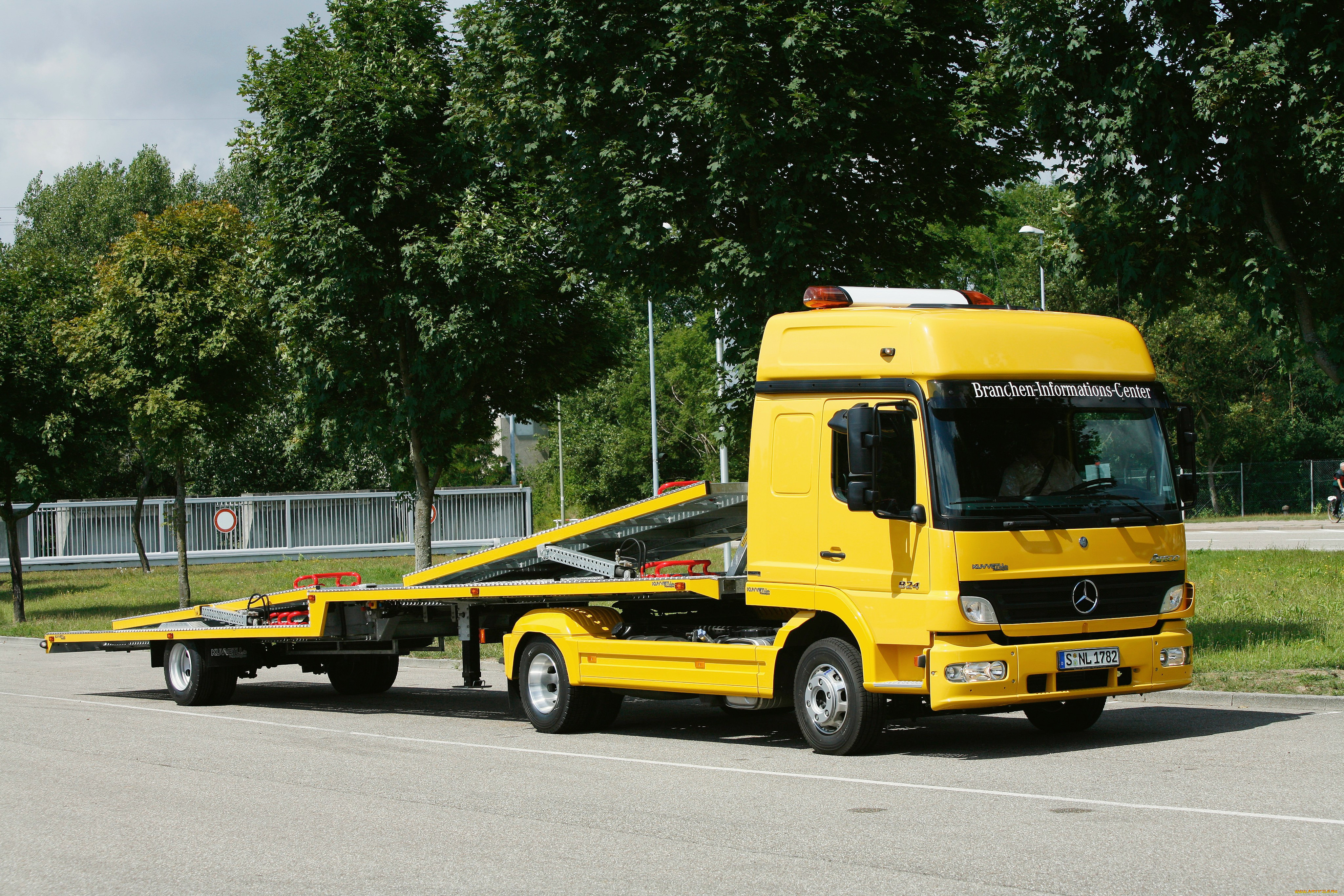 , mercedes trucks, mercedes